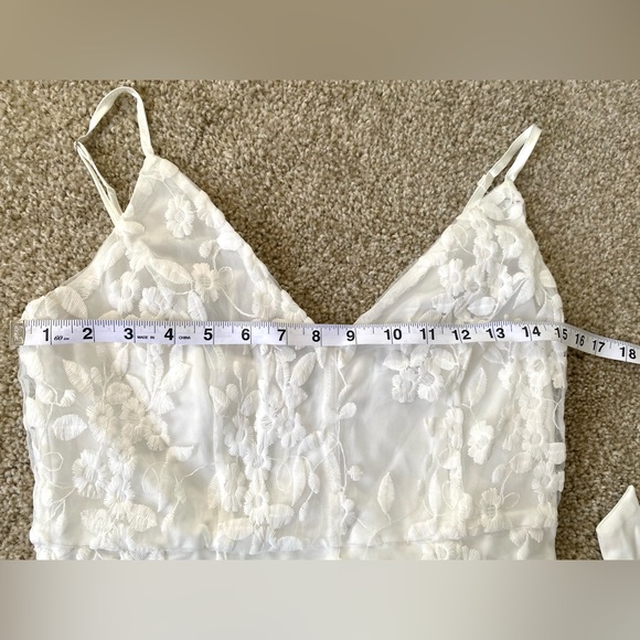 NWOT Lulus Forever Fanciful White Floral Embroidered High-Low Midi Dress Size S - Picture 11 of 12